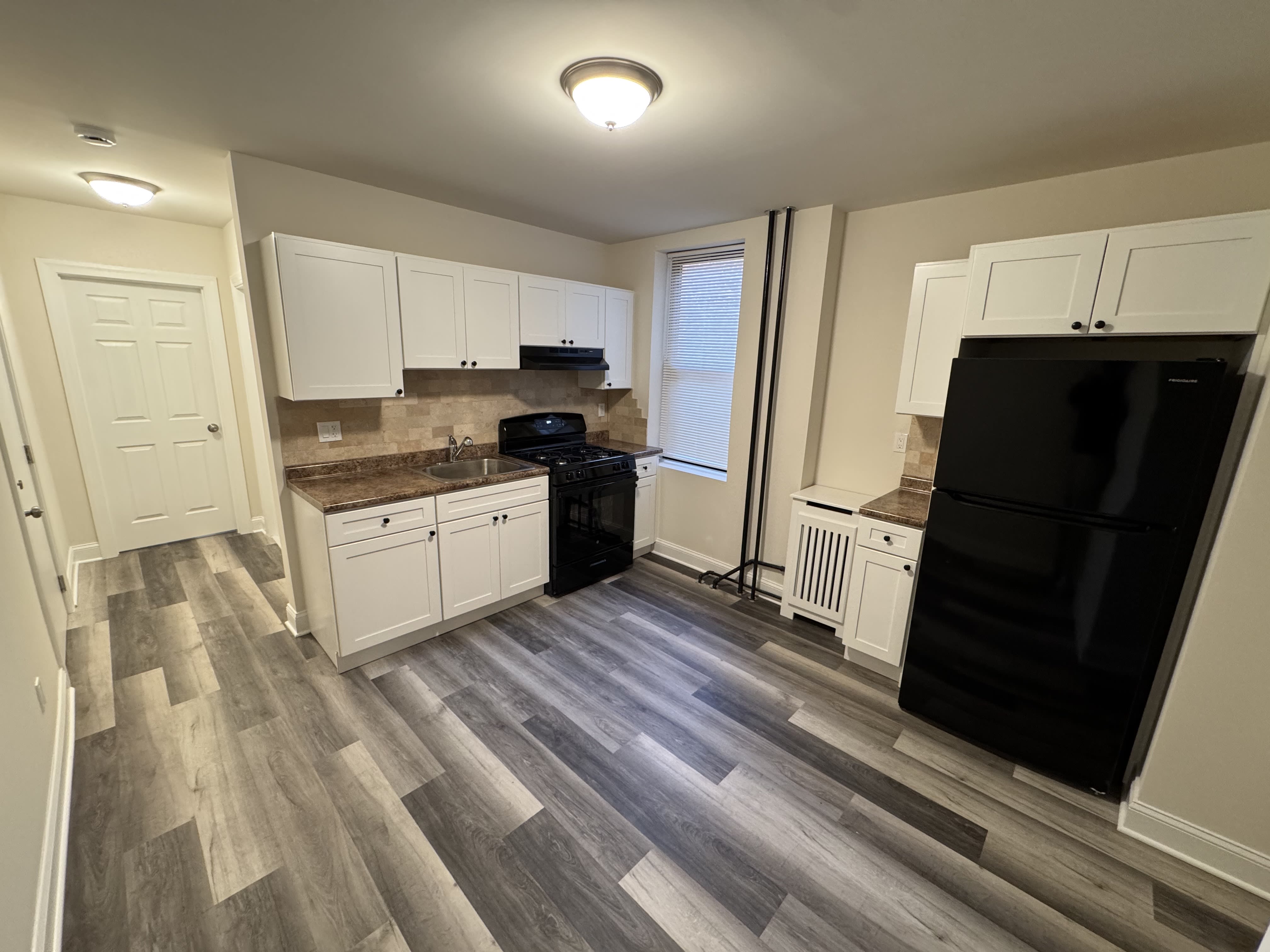 435 72nd St – photo 4