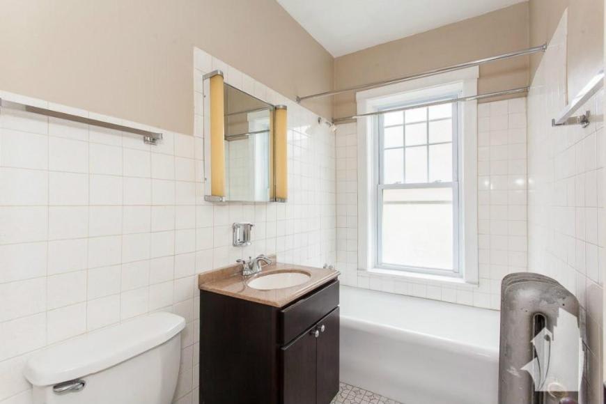 2112 West Ainslie Street – photo 2