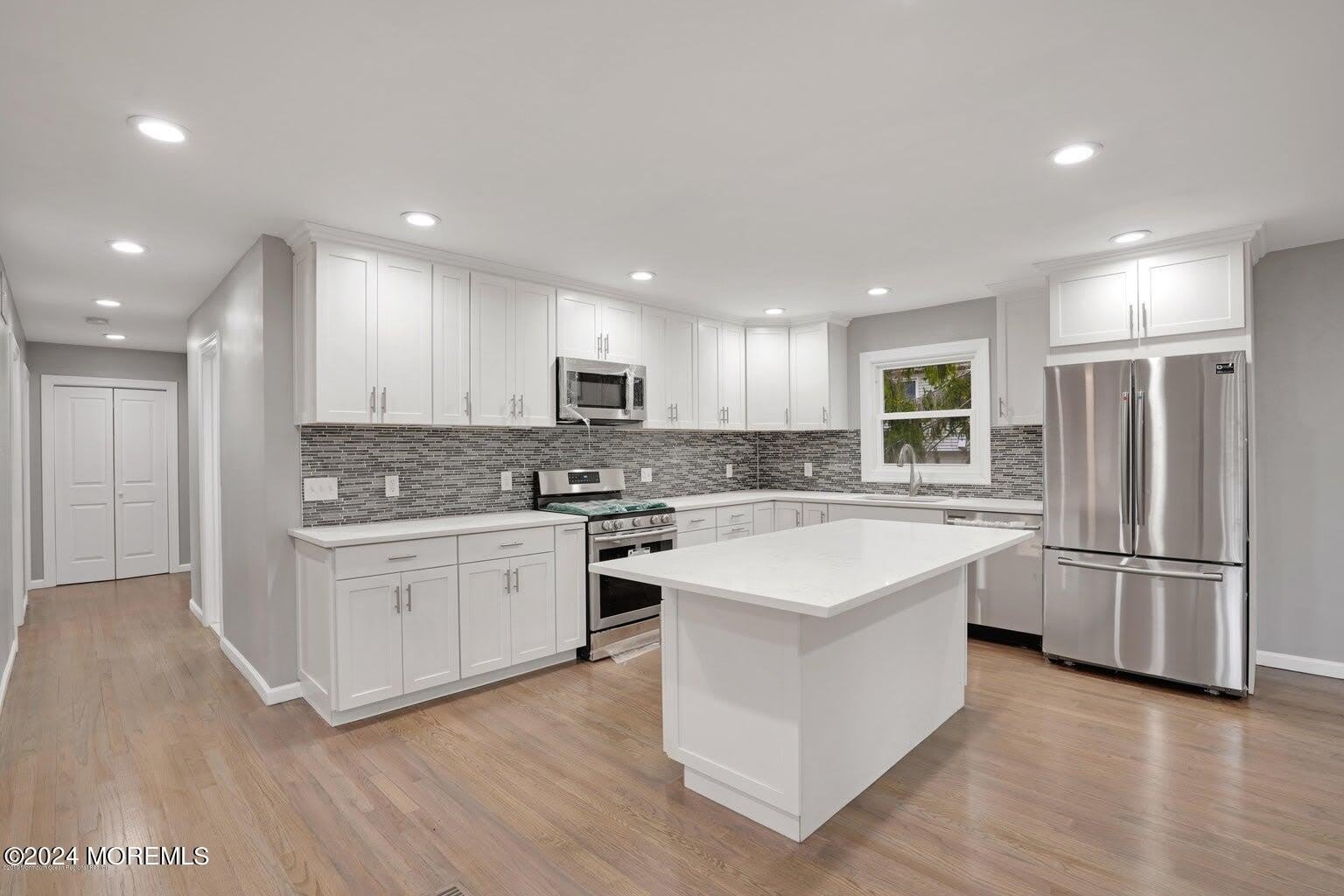 280 Oakley Avenue – photo 2