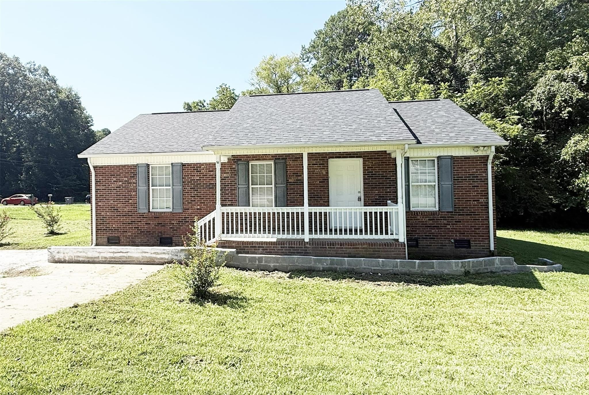 527 E Carpenter Street – photo 1