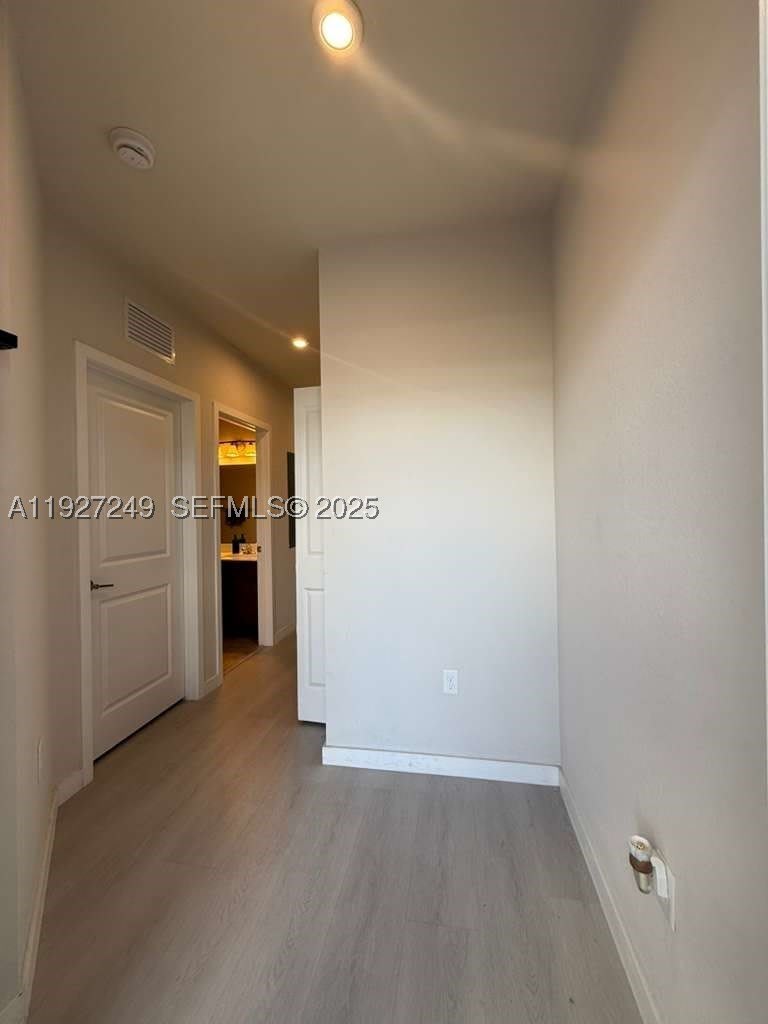1037 NW 5th St – photo 4