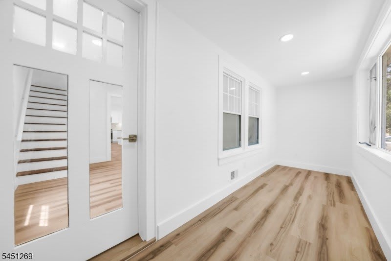21 Morris Rd – photo 3