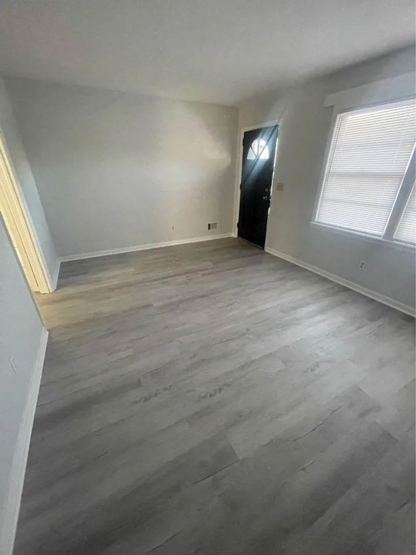 Comfortable & Convenient Living in the Heart of West Columbia – photo 3