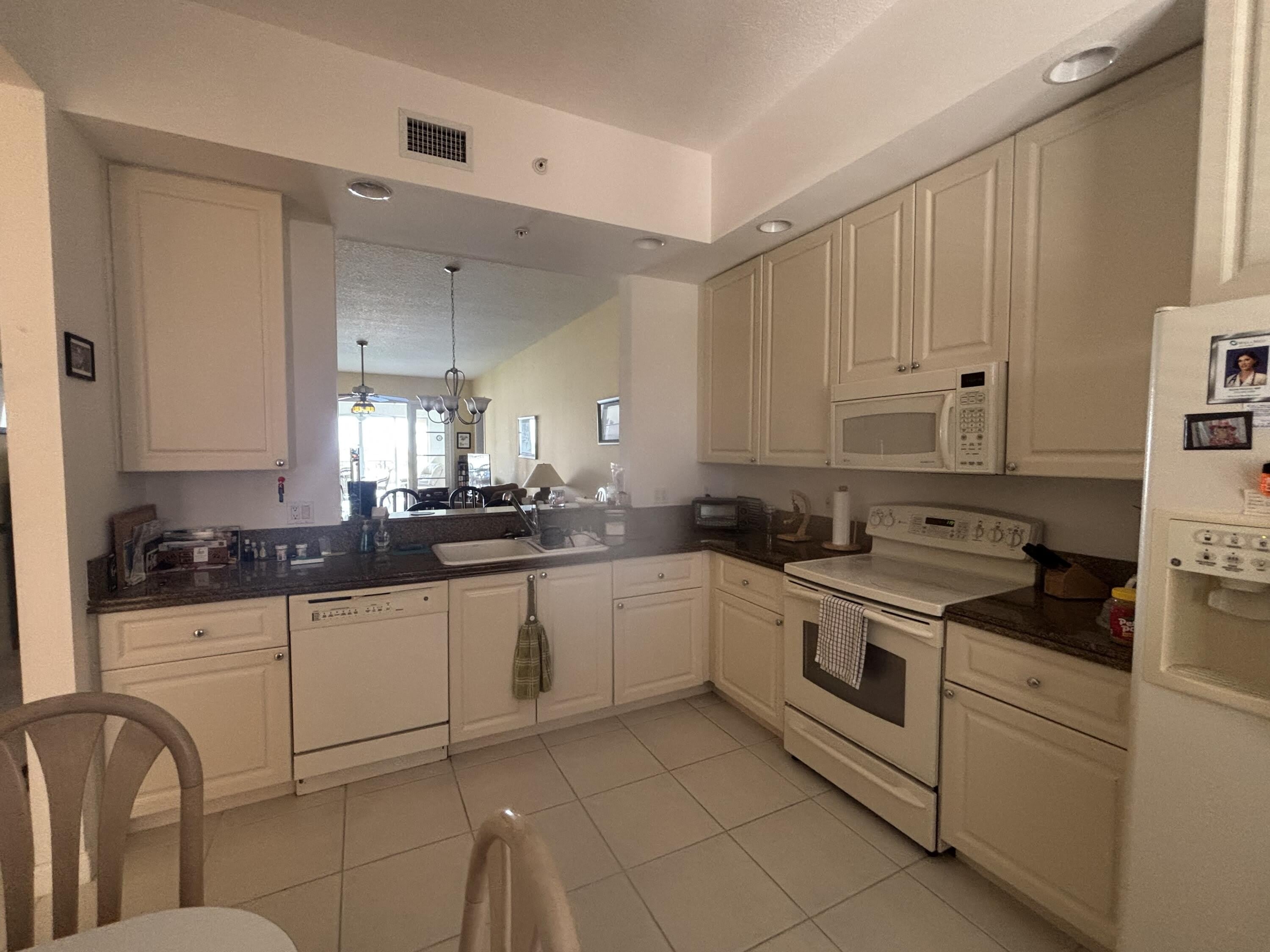 15 HARBOUR ISLE Drive W – photo 3