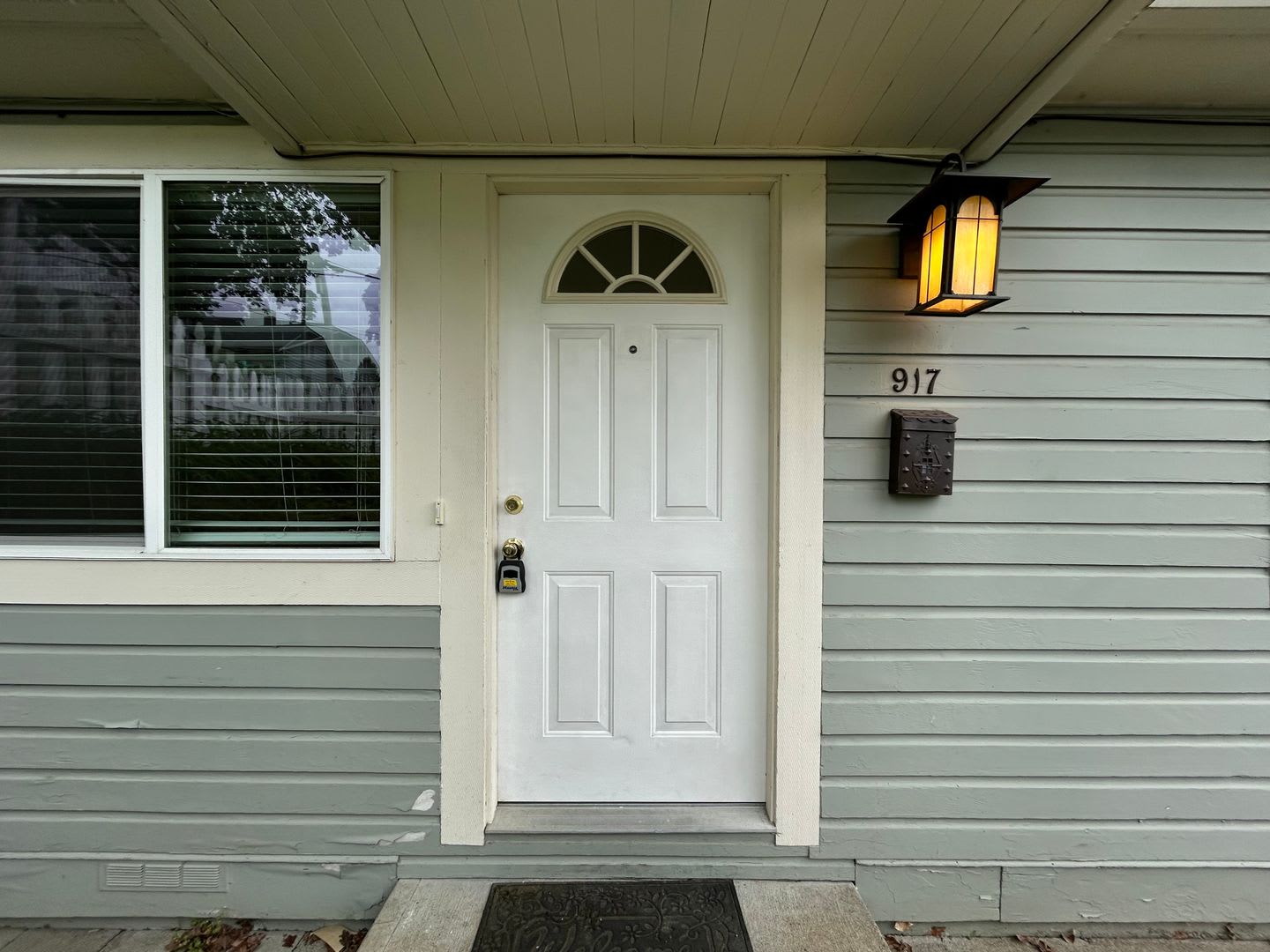 Charming 1-Bedroom Home with Private Fenced Yard! – photo 3