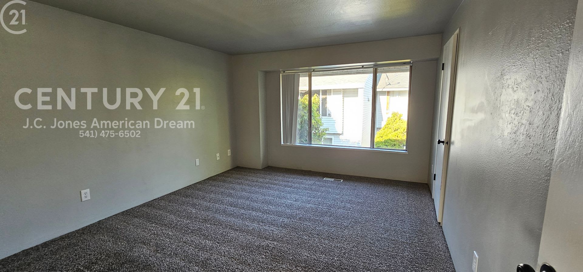 2 Bed 1 5 Bath Town Home North Medford – photo 1