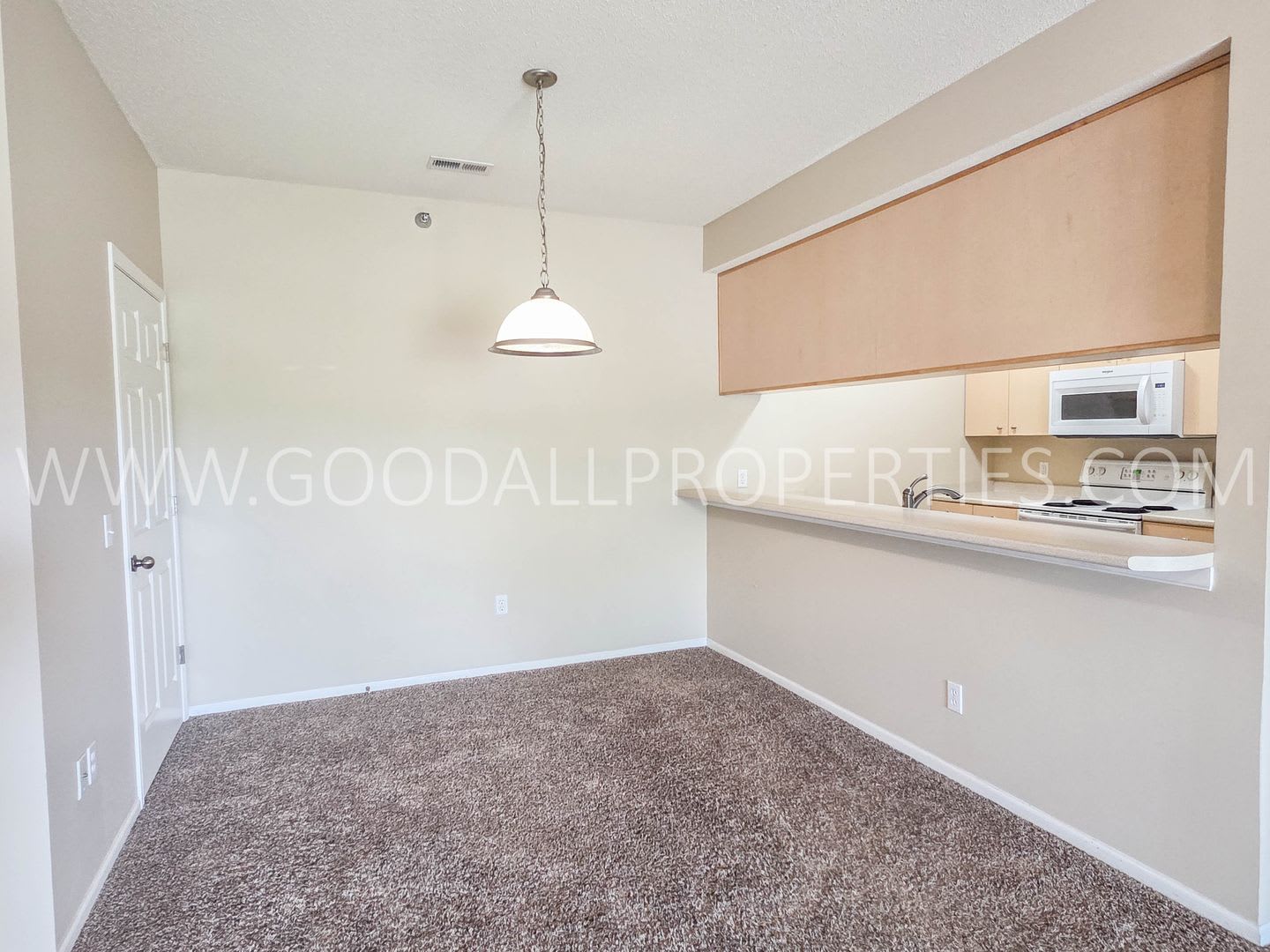 3 Bedroom 2 Bath Low Maintenance Waukee Condo With Garage – photo 3