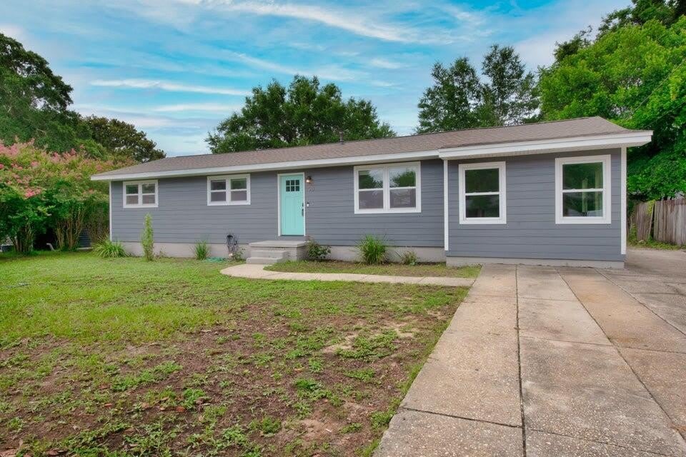 108 NW Moriarty Street – photo 2
