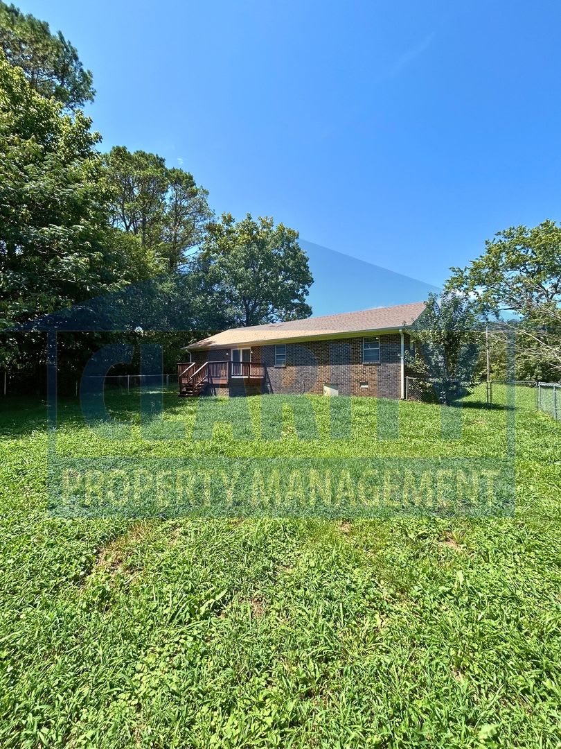 4 bedroom ranch-style home! – photo 4