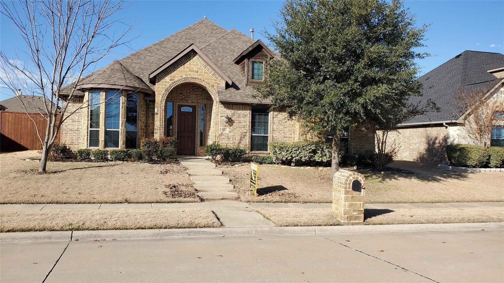 1621 Colonial Drive – photo 1