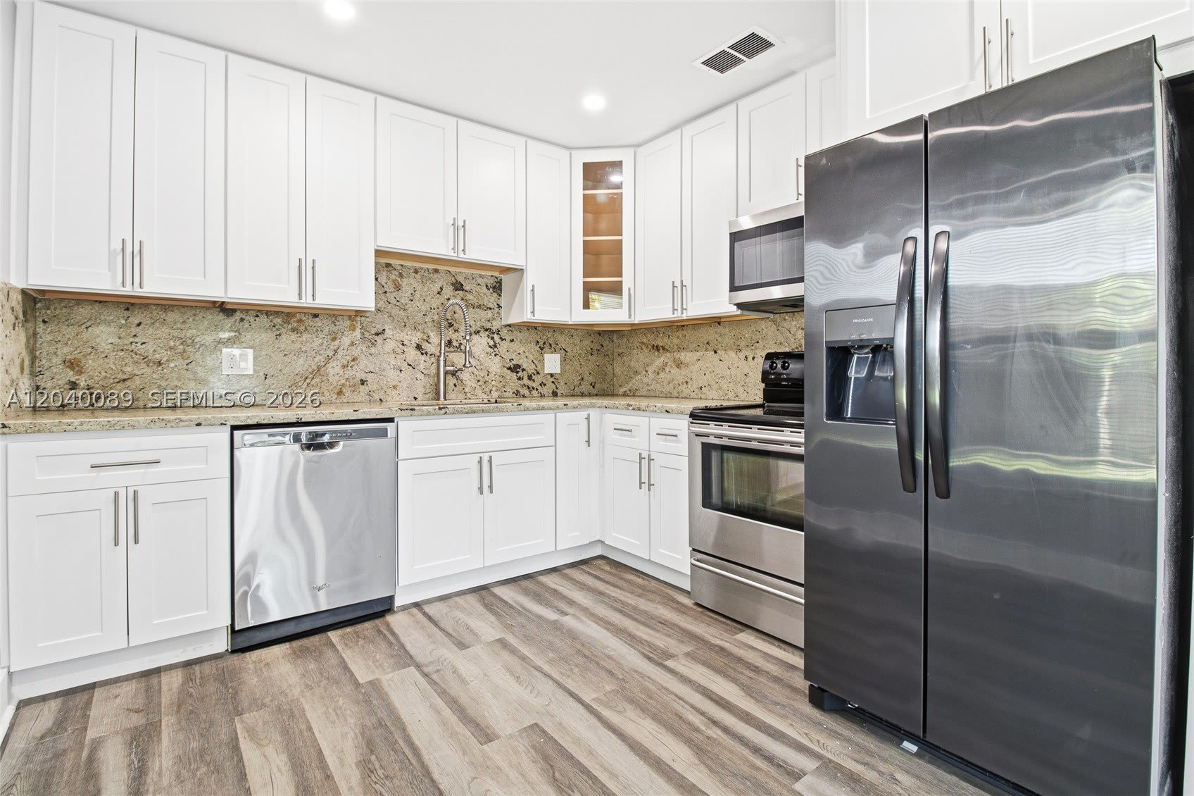 610 Sw 2Nd Ave – photo 4