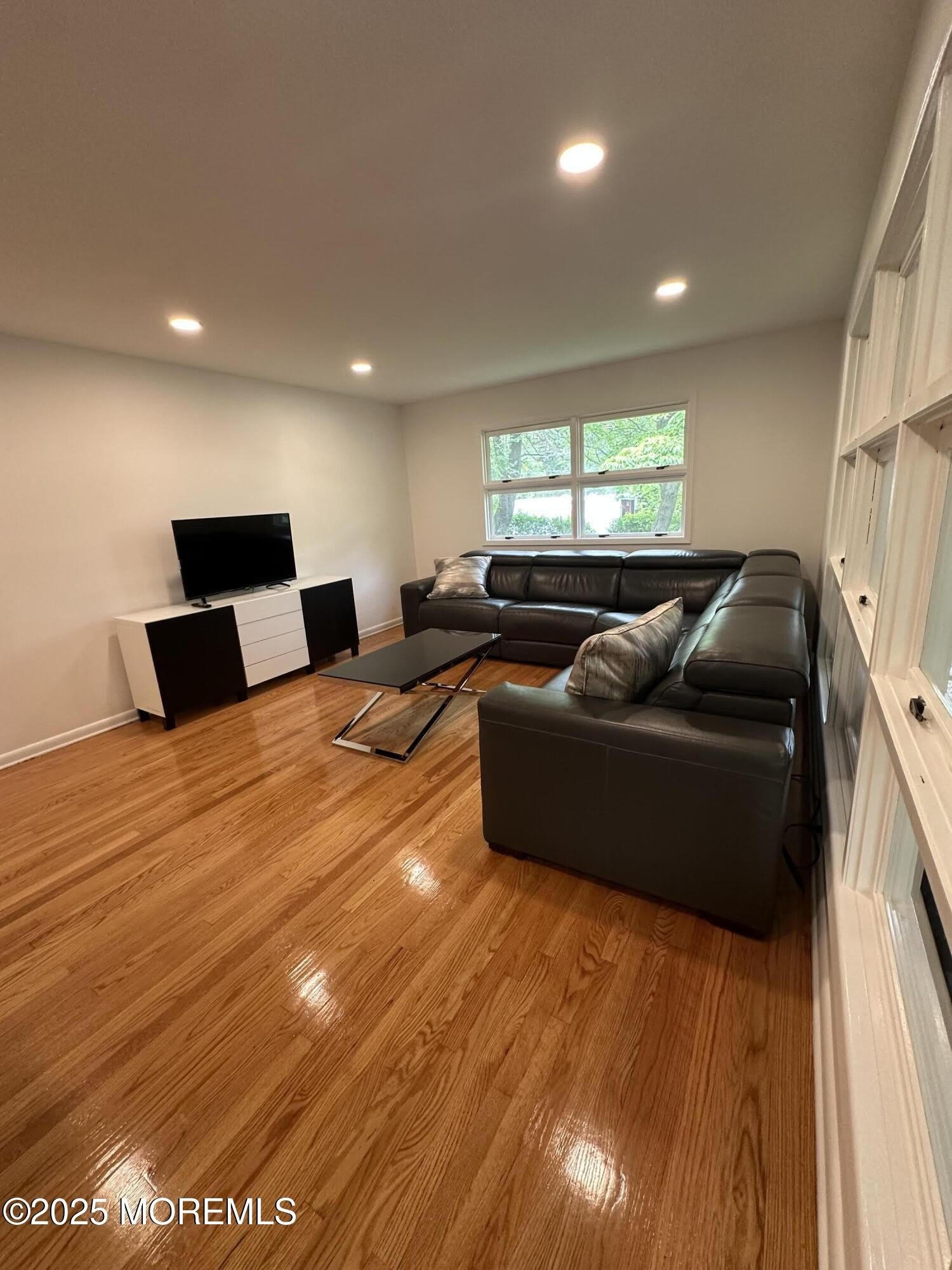 172 Larchwood Avenue – photo 4