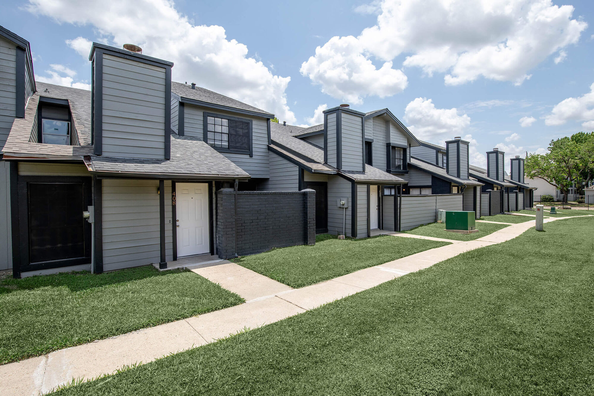 Blakemore Townhomes – photo 2