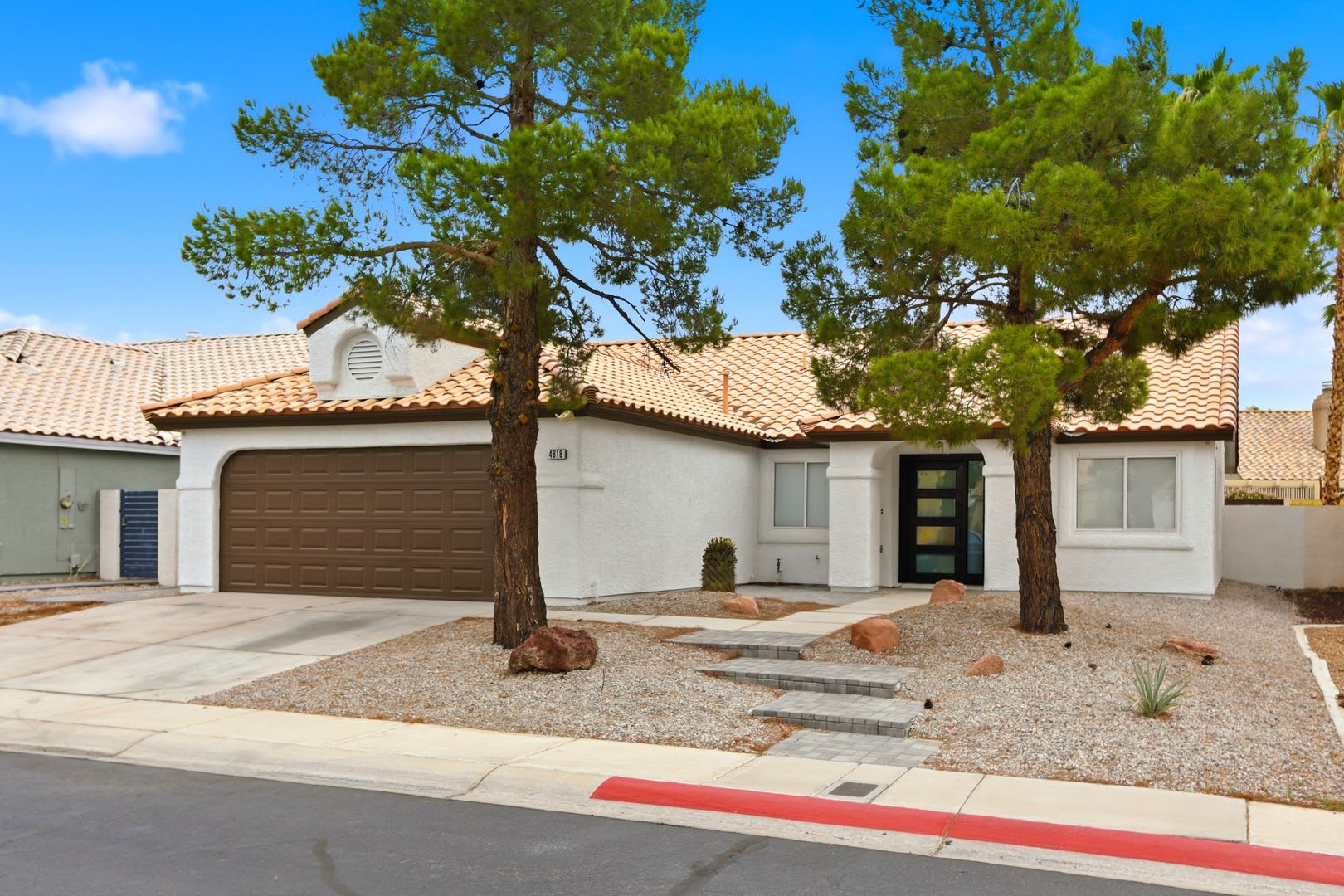 Remodeled Single Story in Guard Gated Community!!! – photo 2