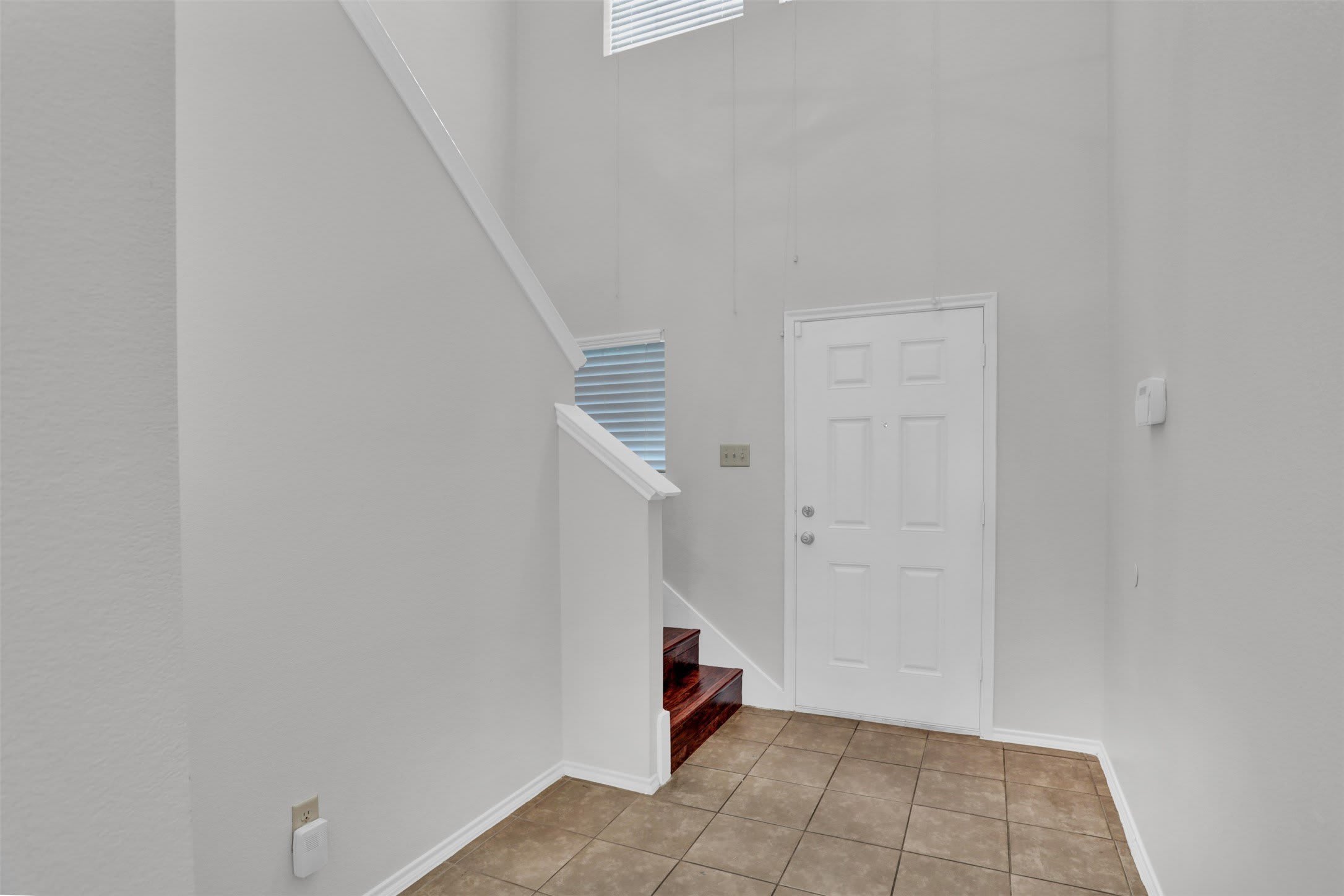 2138 Meadow View Drive – photo 4