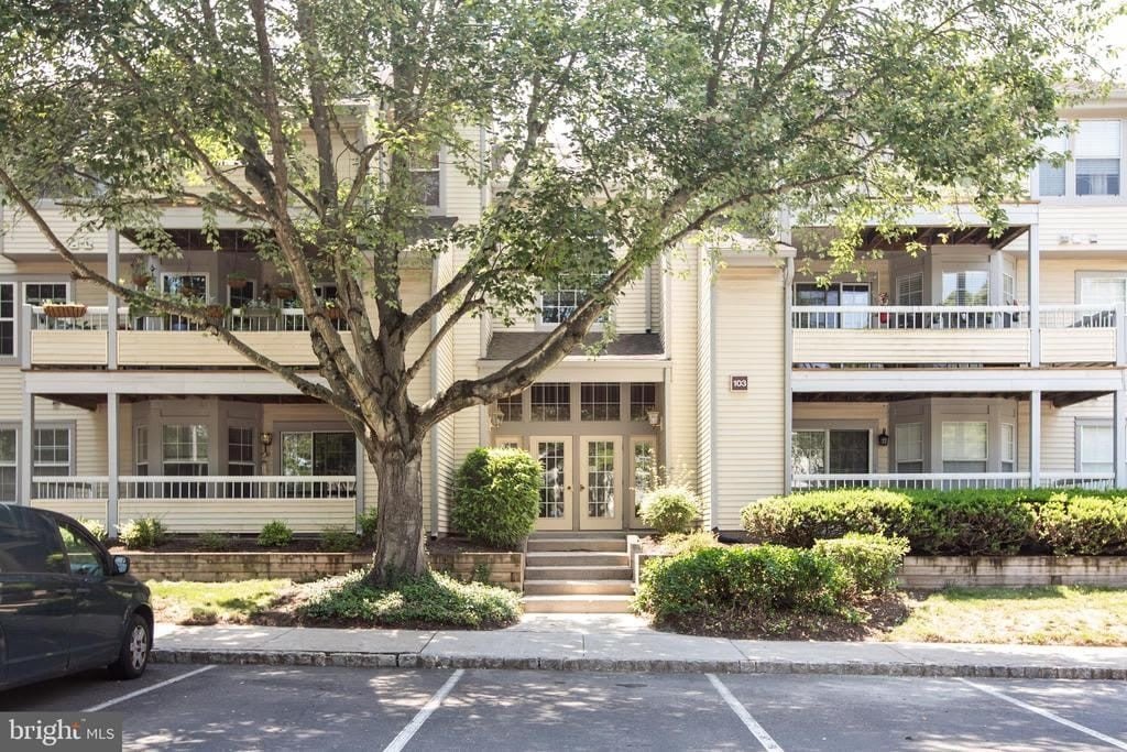103 Claridge Court – photo 1