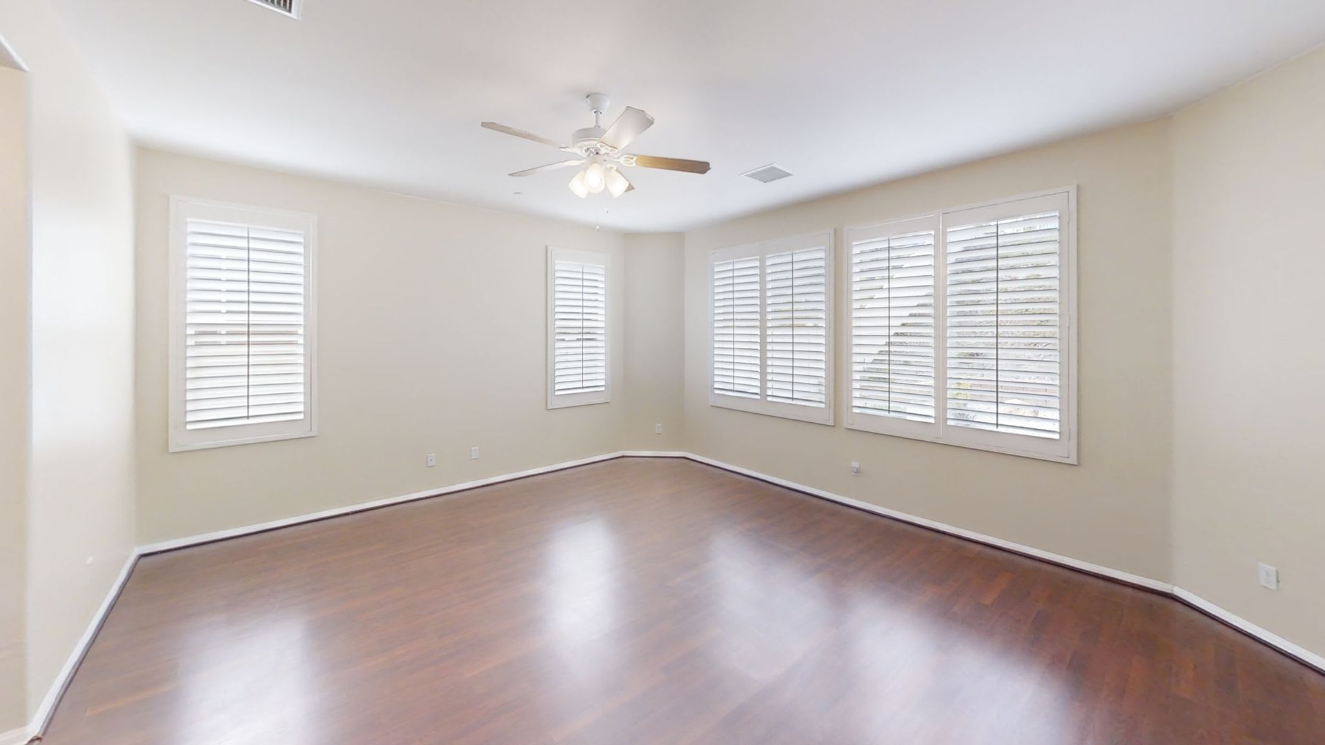 Your Perfect Retreat Awaits in The Vibrant Four Seasons 55+ Community! – photo 2
