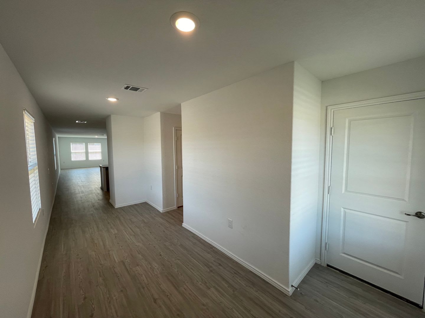 Beautiful 4 bedroom, 2 bathroom Home in Vida near Texas A&M San Antonio! – photo 5