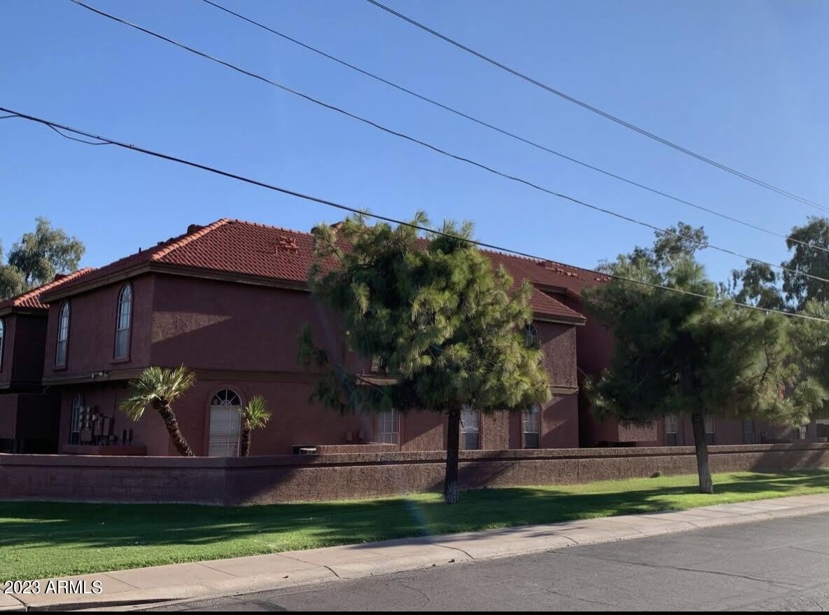 1402 S JENTILLY Lane – photo 1