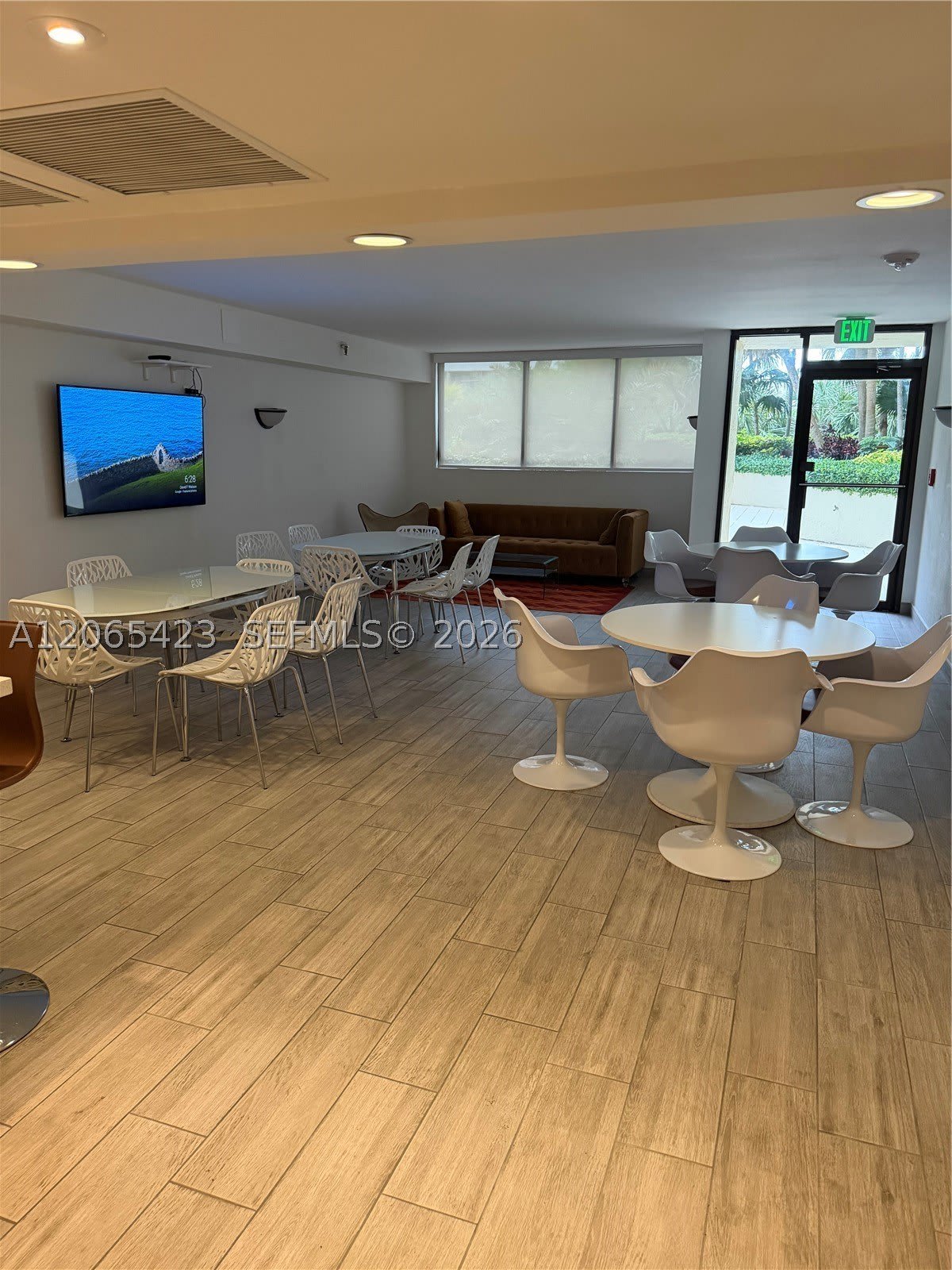 170 Ocean Lane Dr – photo 2