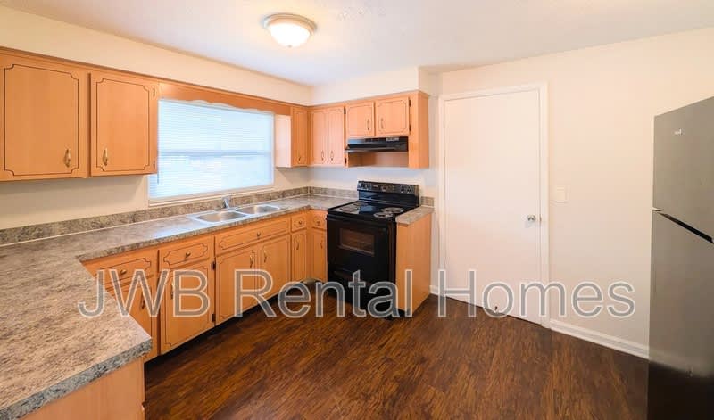 3117 5th St W – photo 2