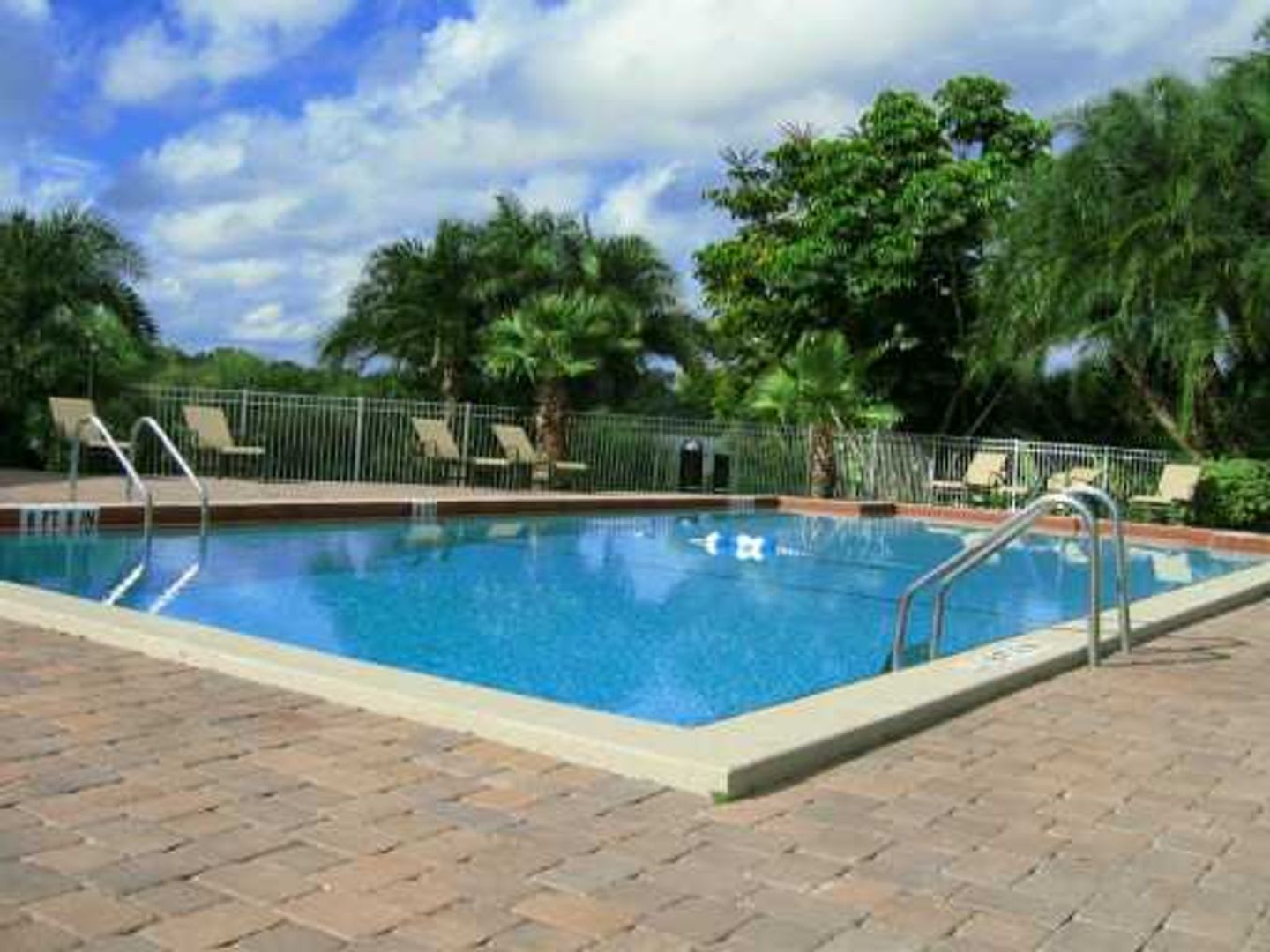 AUDUBON PLACE CITY CONDOMINIUMS – photo 3