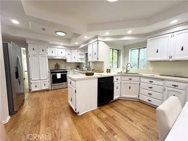 6220 Etiwanda Avenue – photo 4