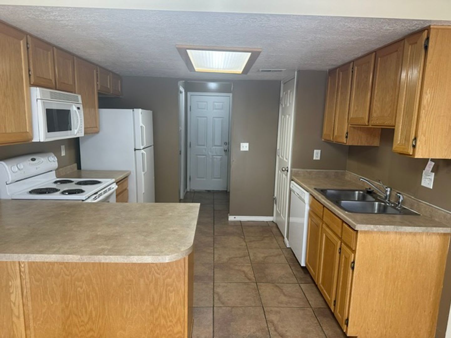 Beautiful Harrisville Townhouse for Rent – photo 4