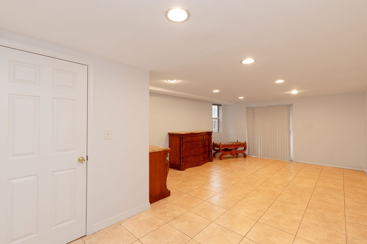 1165 E 54th St – photo 3