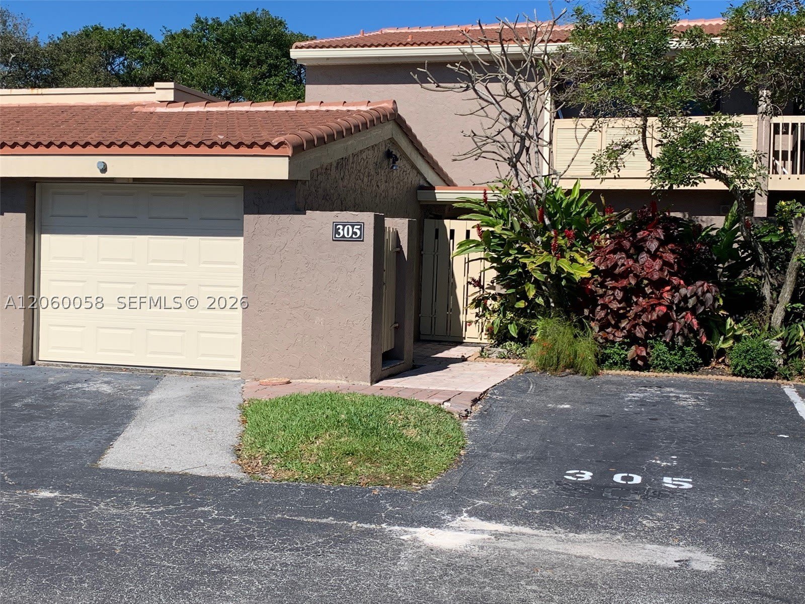 305 Bonnie Brae Way – photo 1