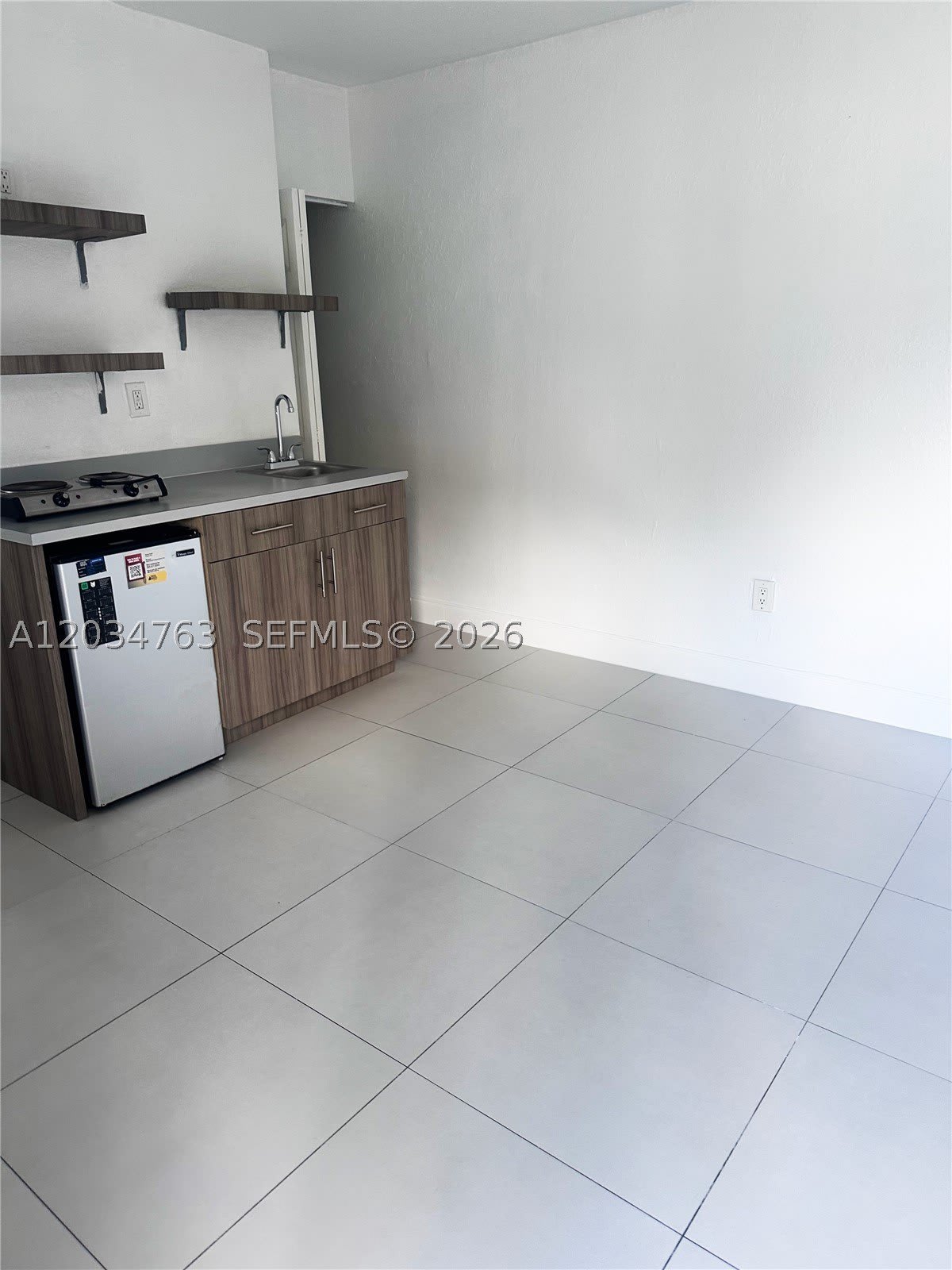 1265 SW 6th St – photo 2
