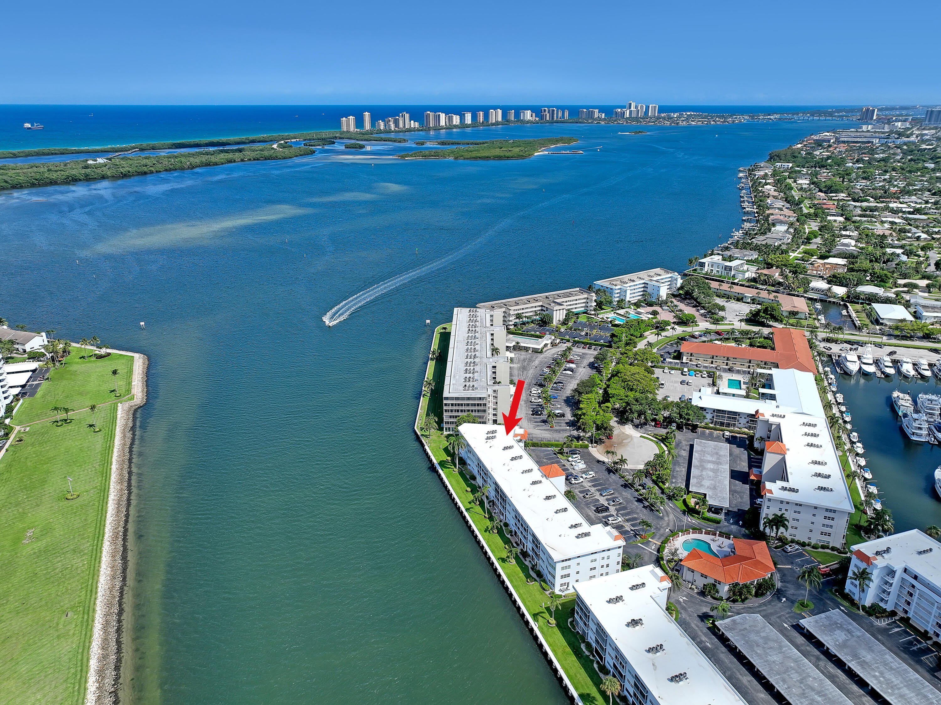28 Yacht Club Drive – photo 1