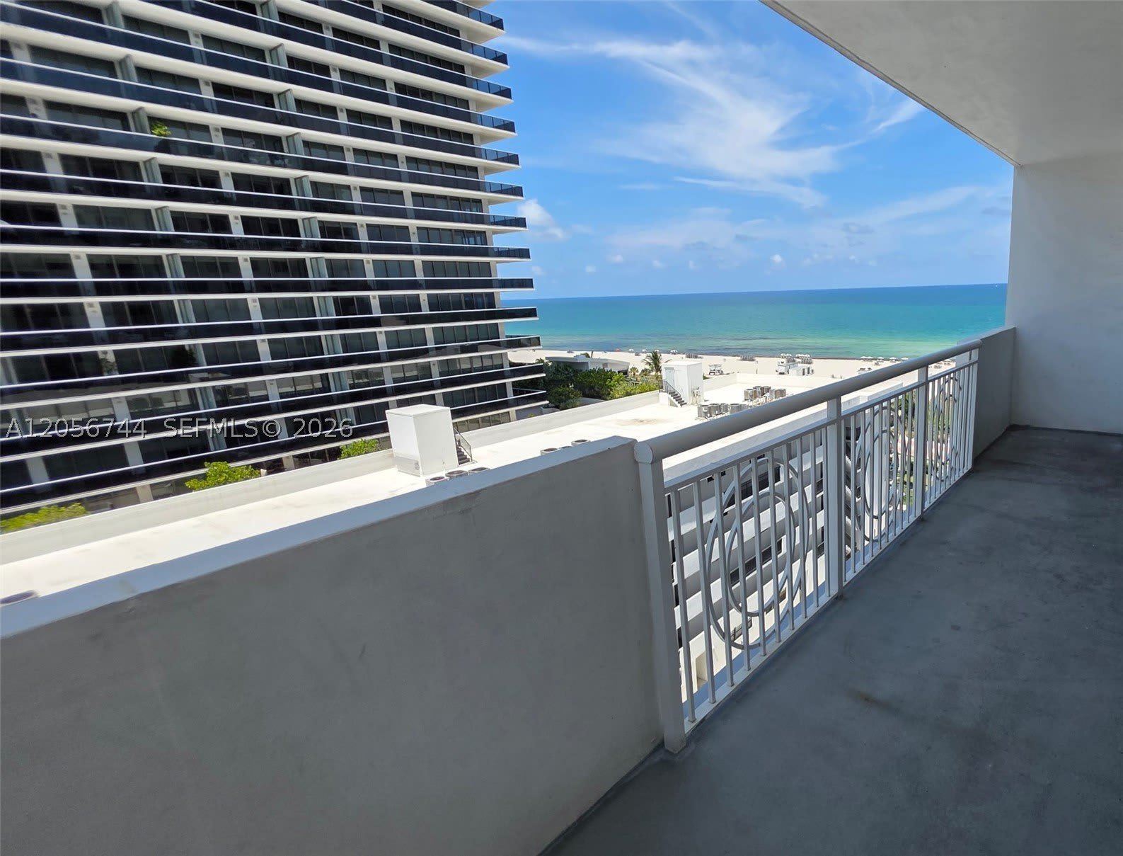 5825 Collins Ave – photo 1