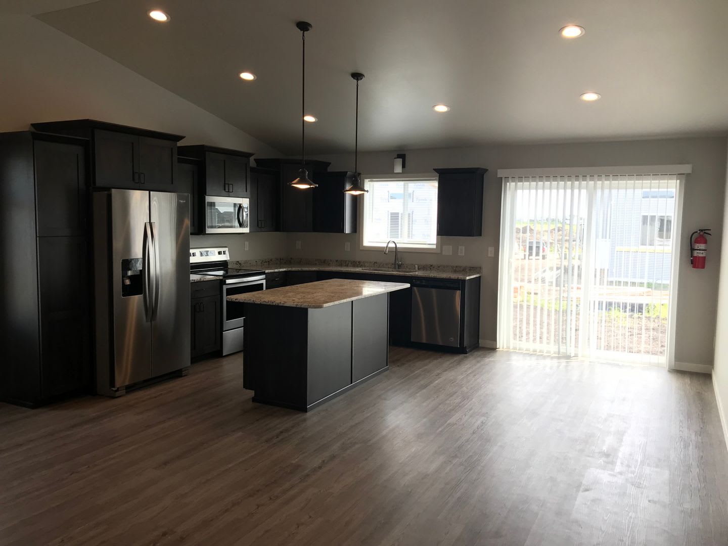 4 Bed 2 Bath Single Family Home – photo 4