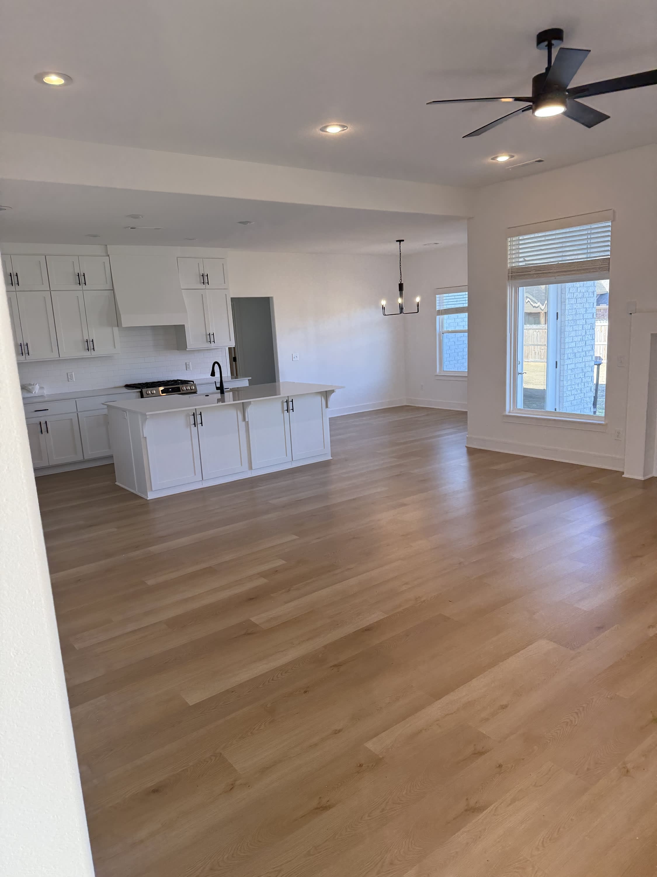 5837 Lavender Avenue – photo 4