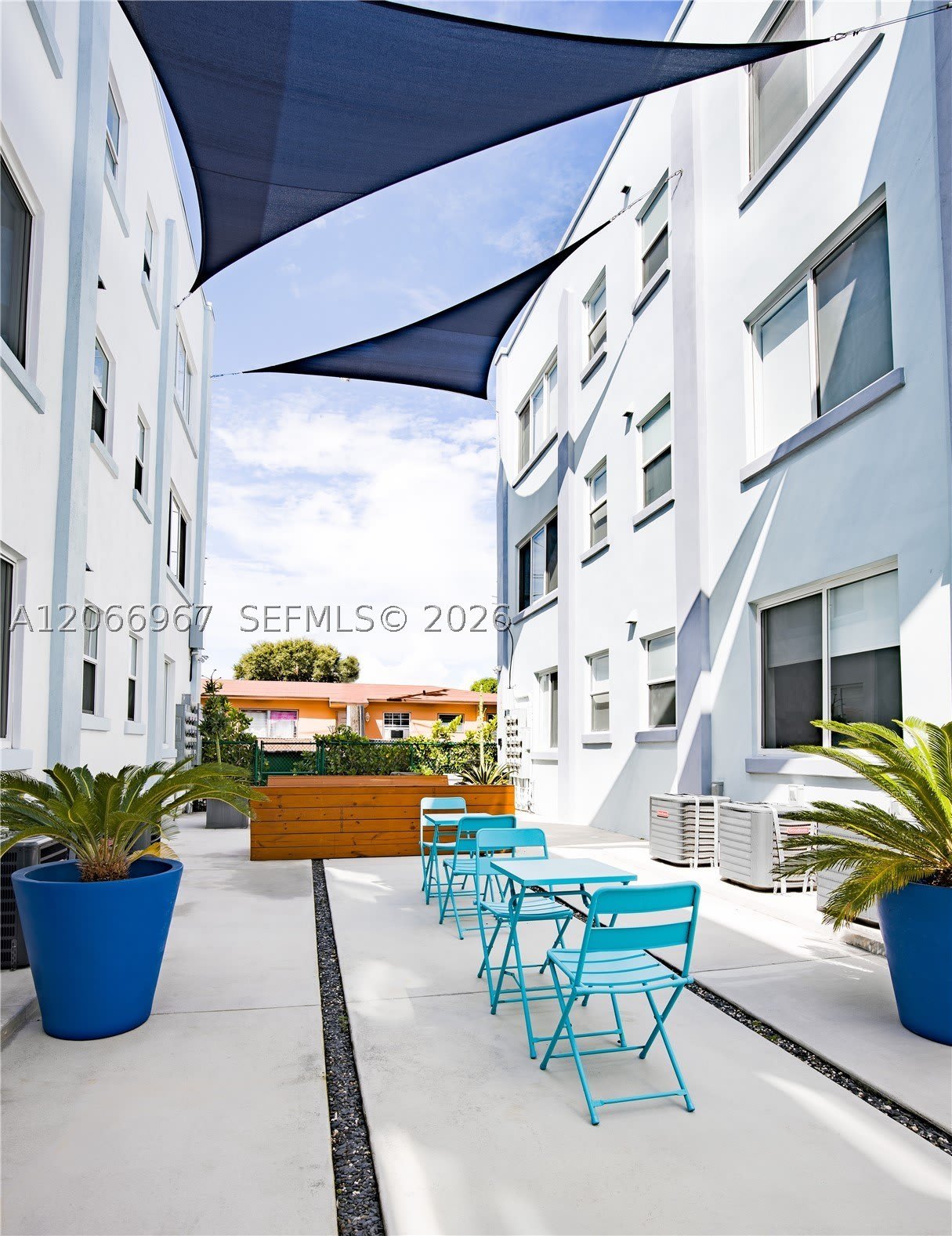 1818 SW 22nd Ave – photo 1