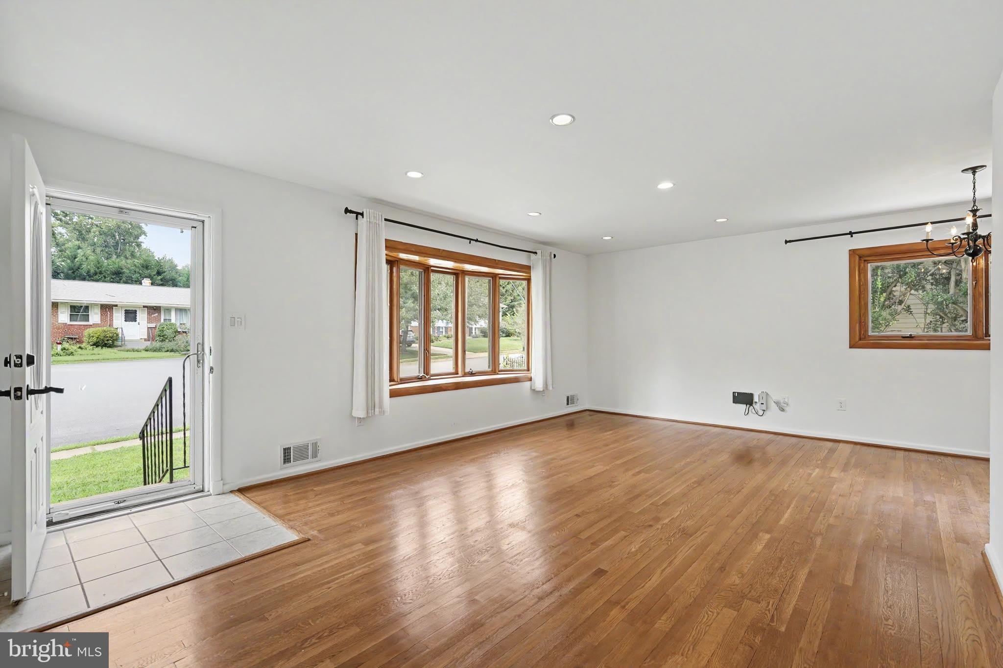 604 YEONAS Drive SW – photo 2