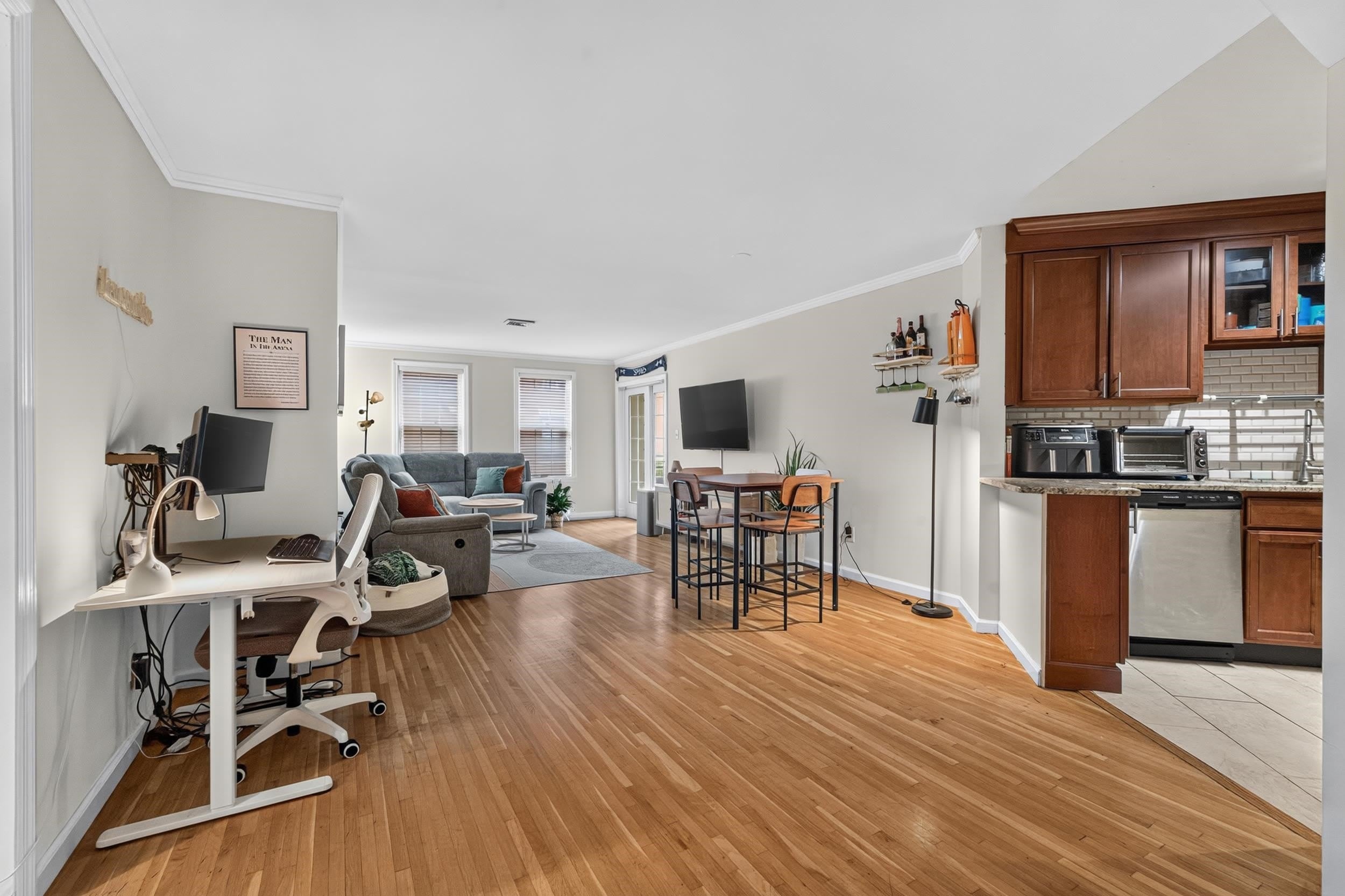 1001 CLINTON ST – photo 4