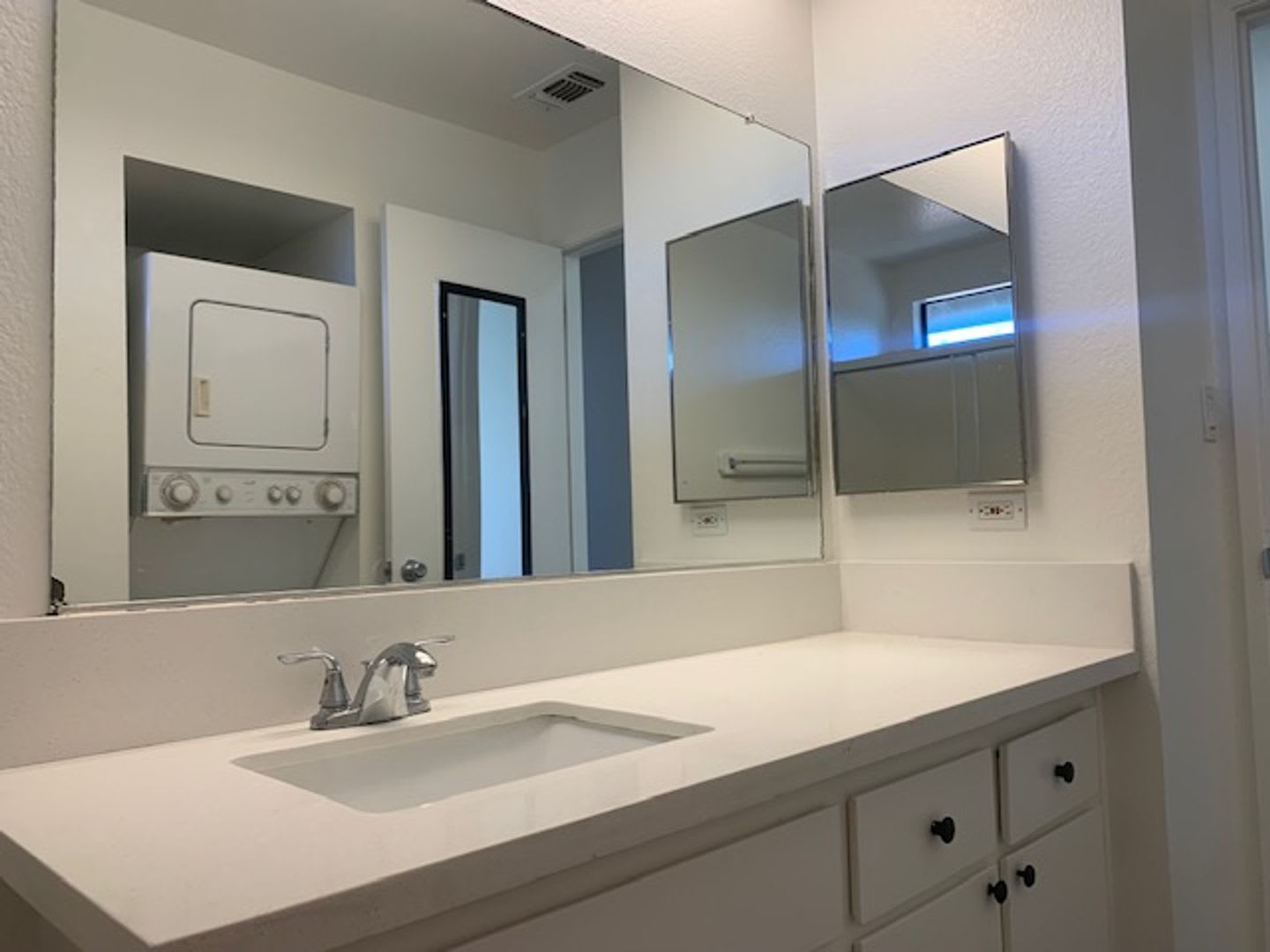 Your New Home! 2 bedroom in Roseville – photo 4