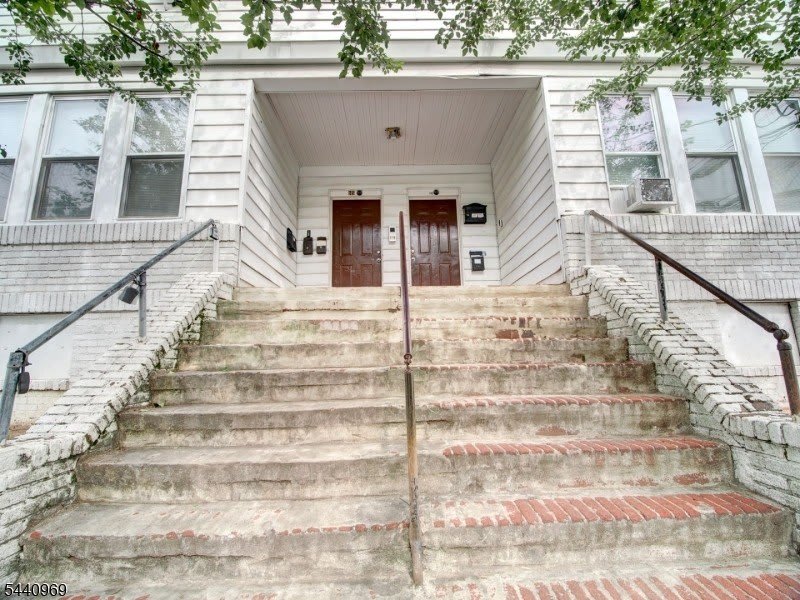 143 Huntington Ter – photo 2