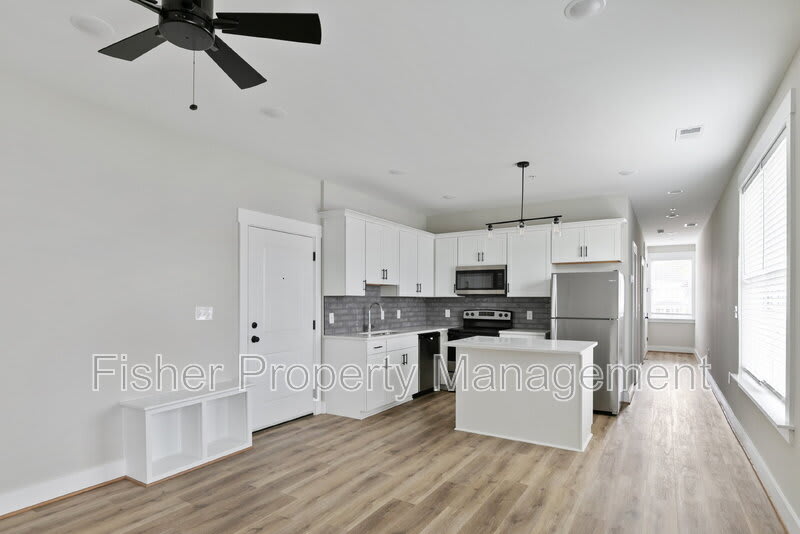 2202 Carrington Street – photo 2