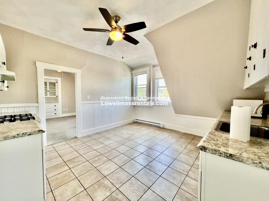 8 Middlesex St. – photo 3