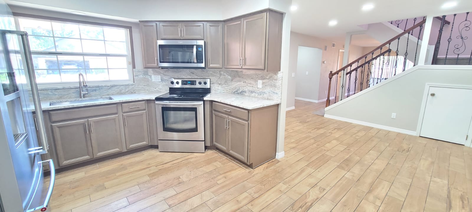 816 Brimfield Ct – photo 2