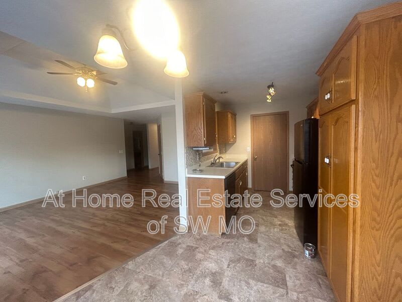 1260 Vintage Lane – photo 1