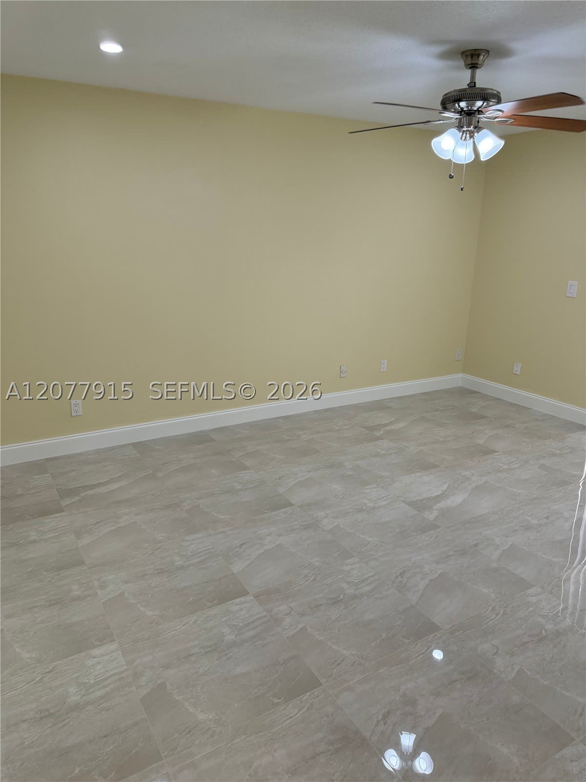 920 SW 111th Ave – photo 3