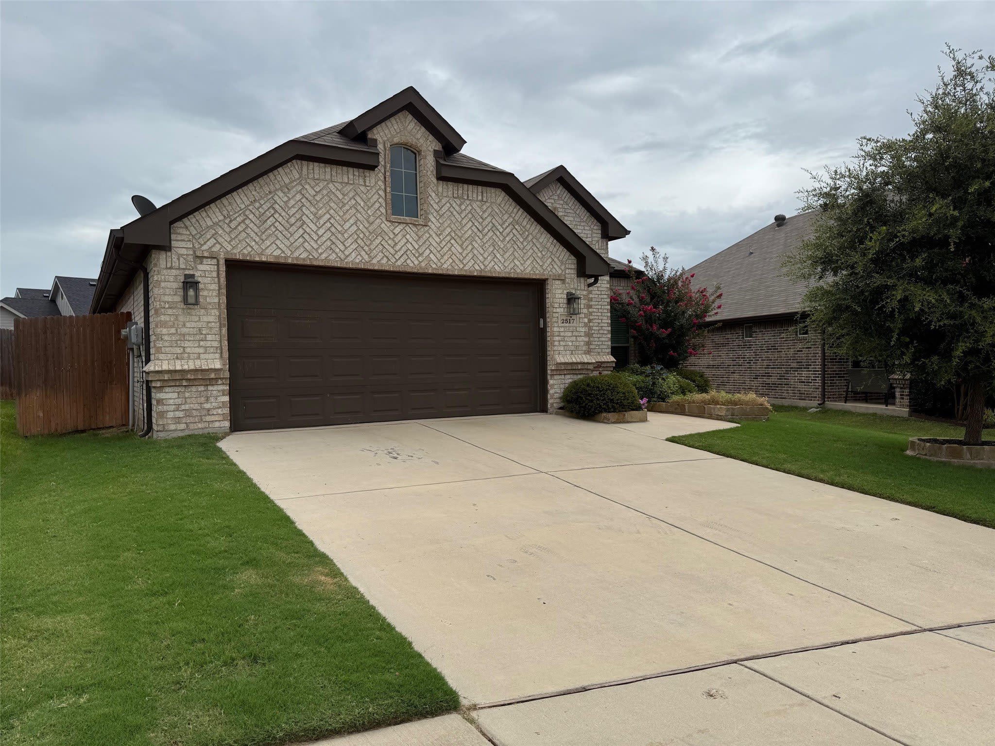 2517 Hadley Street – photo 2