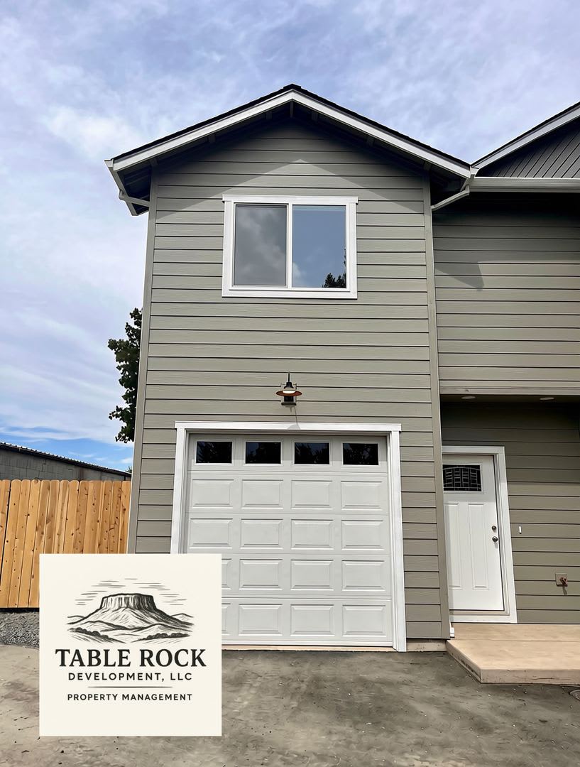 Medford, OR 2 Bedrooms with Both En-Suite Bathrooms, New Construction, $2295.00 a Month – photo 1