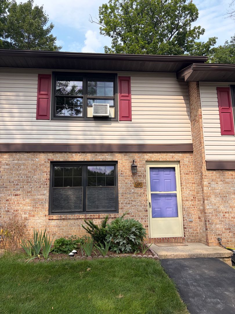 2 Bedroom 1 5 Bath Townhouse – photo 1