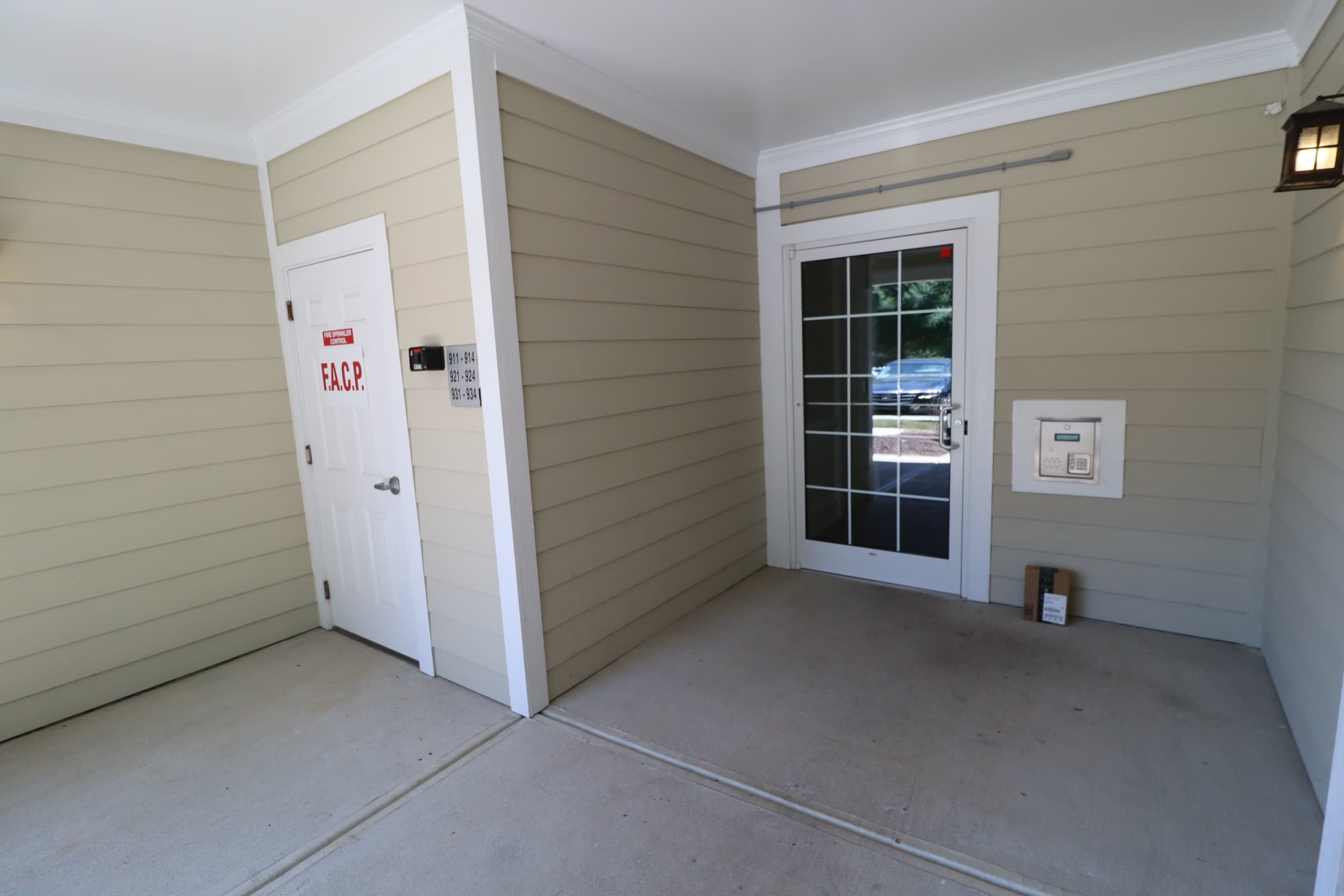 933 Portstewart Dr – photo 2