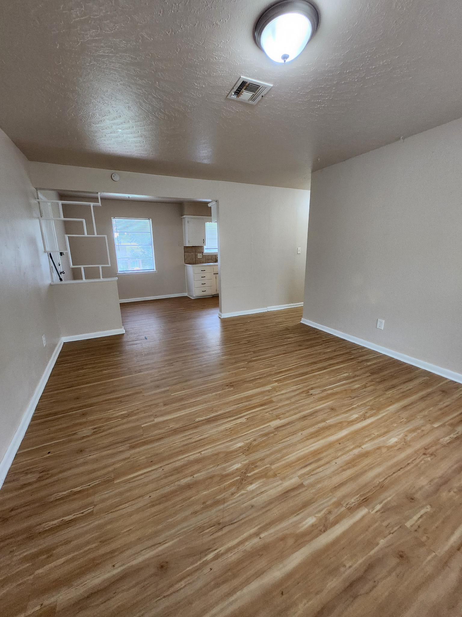 729 Hedge Drive – photo 3